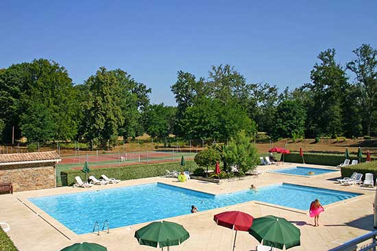 chateau de salles zwembad tennisbaan